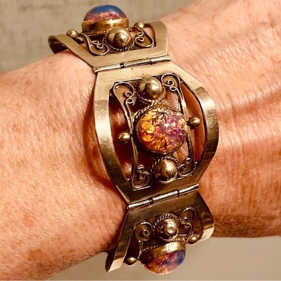 VINTAGE STERLING SILVER AND SIMULATED FIRE OPAL BRACELET MADE IN MEXICO - Picture 1 of 14